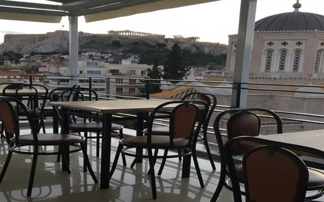 Metropolis Hotel