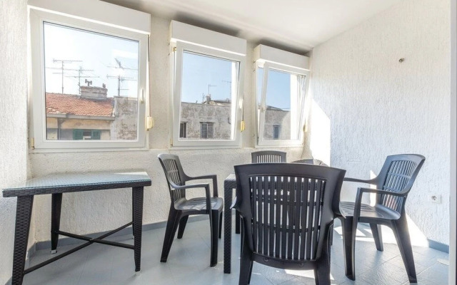 Dino - Spacious Near City Centre - A1