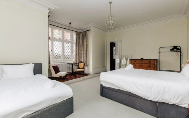 Waterfront Retreat in Hambleden