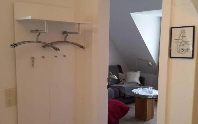 Anne-1-traumhafte-Lage-mit-Garten-und-Strandkorb