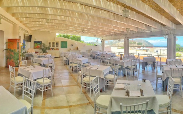 Hotel Tritone
