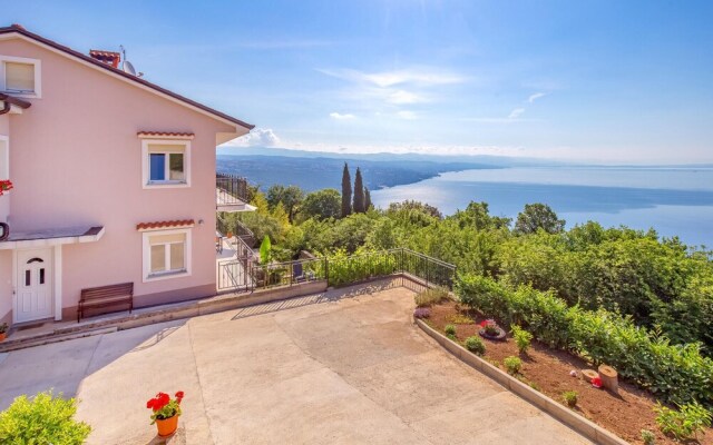 Awesome Apartment in Bregi With Wifi and 3 Bedrooms