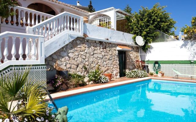 Wonderful Villa With Private Pool In Fuengirola Ref 110