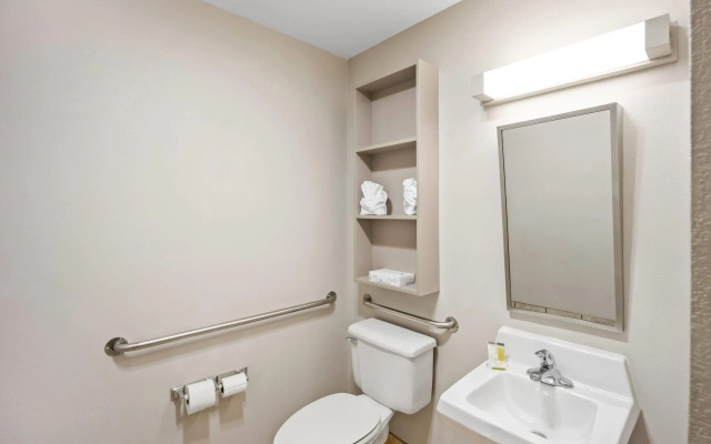 Microtel Inn & Suites by Wyndham Greensboro