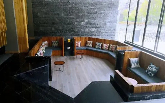 Minshan Traveler Muxin Hotel (Kangding Xinduqiao)