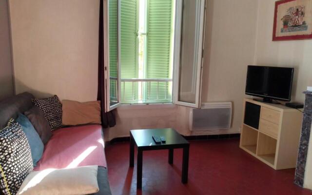 Typical Toulon apartment 50M beaches