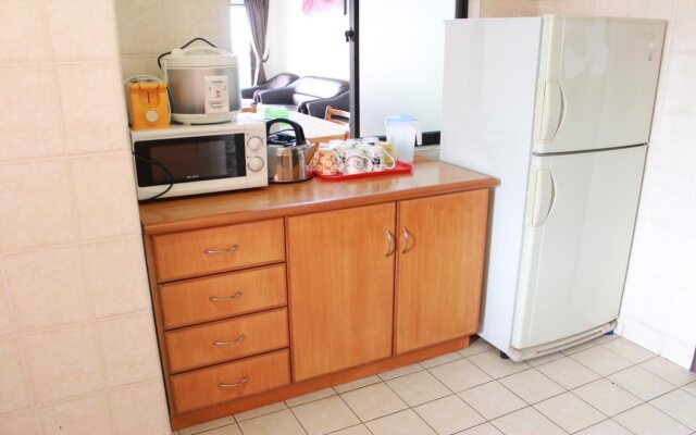 Marimari Marina Service Condo