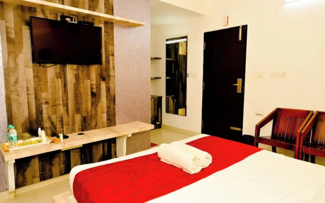 M K Arcade Hotel