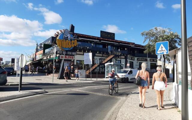 Beach Oura and Bars
