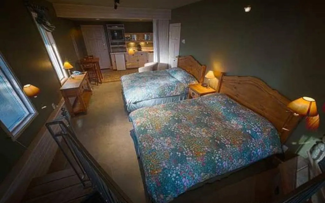 Retreat Wilderness Inn