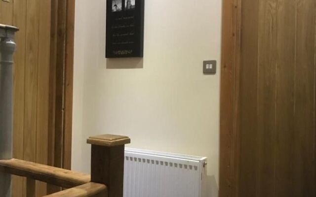 Deri-Down Guest House