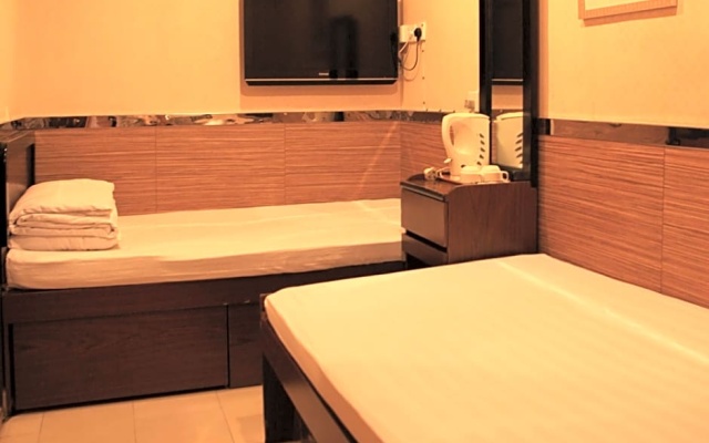 New Mong Kok Guest House – Guest Rooms – Kowloon
