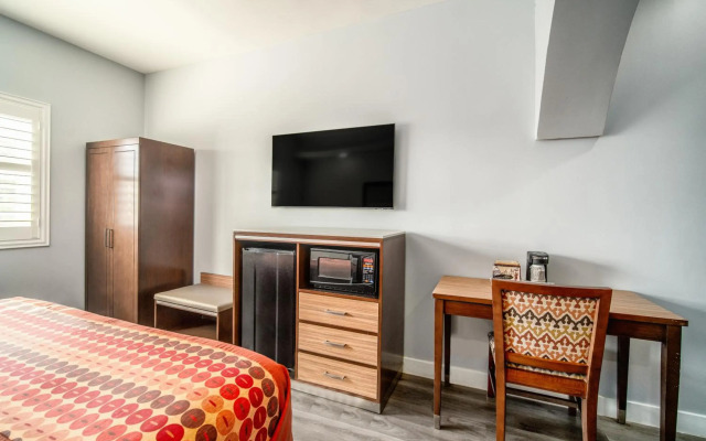 Rodeway Inn & Suites Pasadena