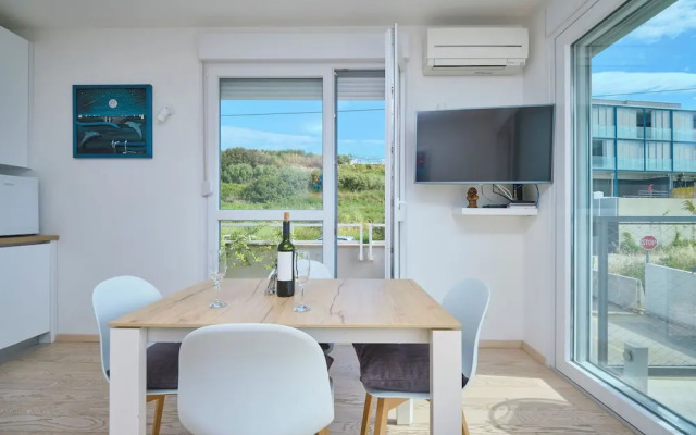 Apartment Titanic by Litto