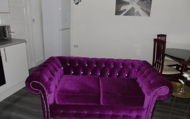 Inviting 1-bed Ground Floor Apartment in Bolton