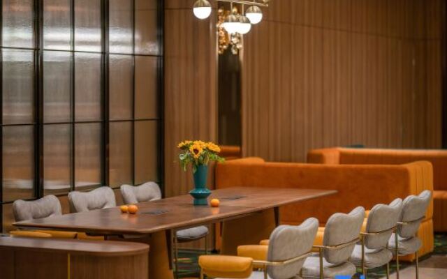 Orange Hotel (Wuhan Chuhehan Street Han Show Theater)