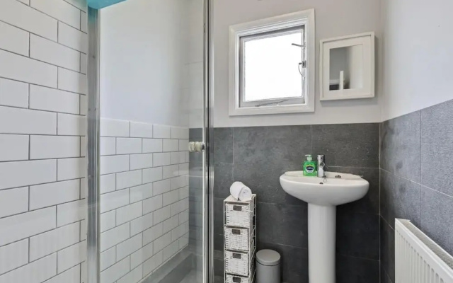 Hove Actually House - 4 Bedrooms - Garden