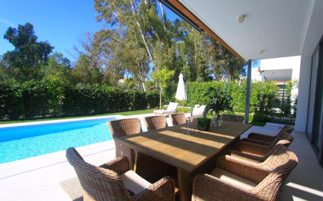 2223 - New modern Villa with Pool and Garden