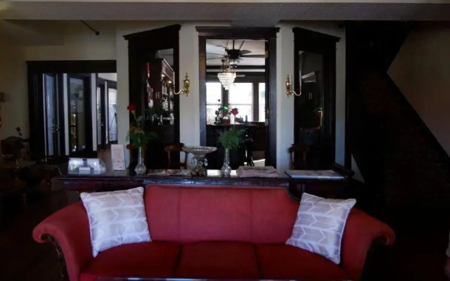 The DeLand Hotel