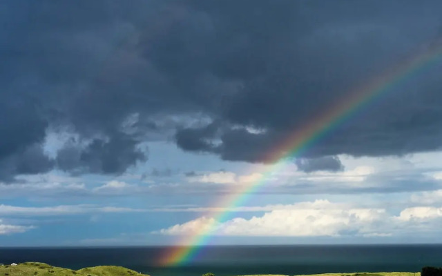 Whinstones at 4 The Villas