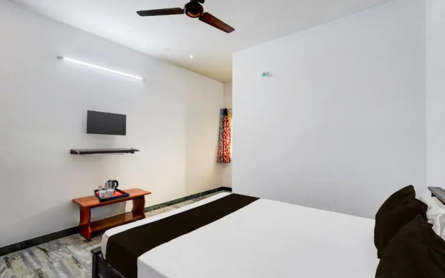 Leo's Home Stay by OYO Rooms