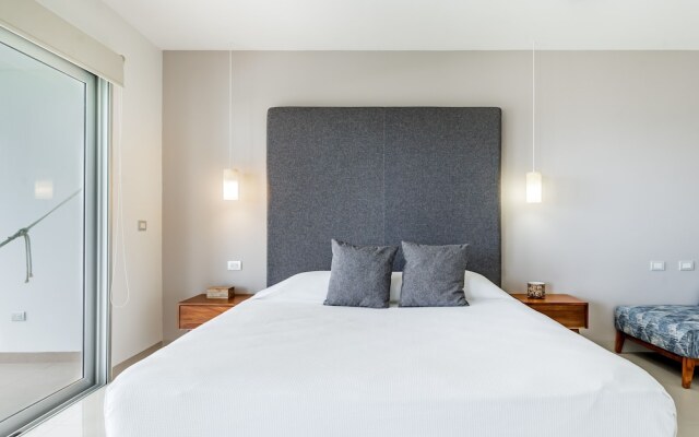 Casa Flamingo 2 Bedroom Condo by Redawning