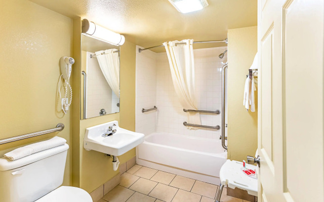 Econo Lodge McAlester