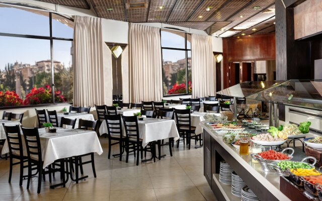 Hillel 11 Hotel