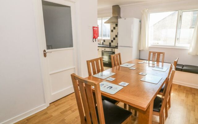 Flat 1 Bryn Colyn