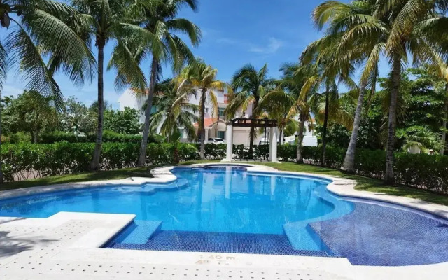 Hotel Zone Beach Villa