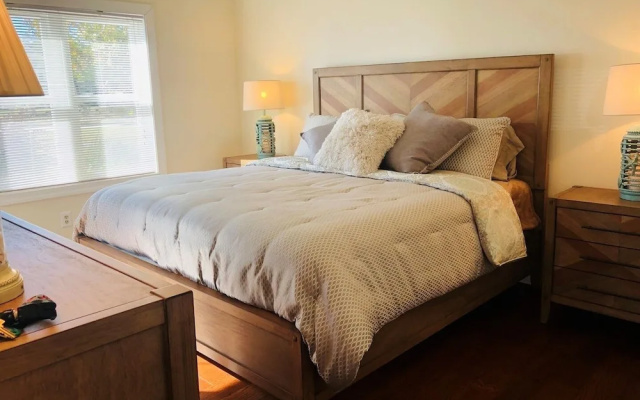 Holden Hideaway 2 Bedroom Condo by RedAwning