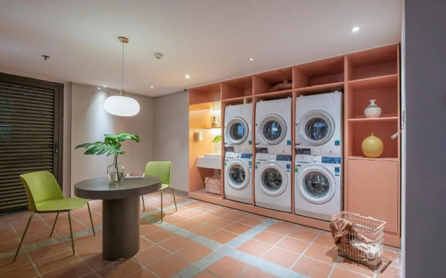 Express by M Village Thach Thi Thanh