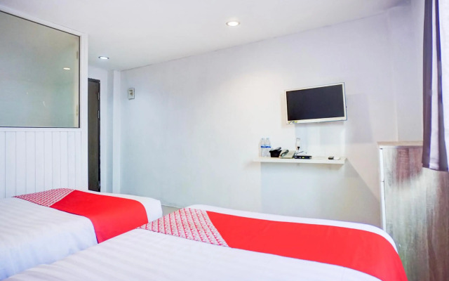 OYO 2574 Z Suites Hotel