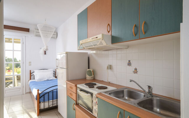 Ydreos Studios & Apartments