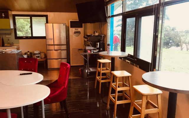 睡海邊-小木屋