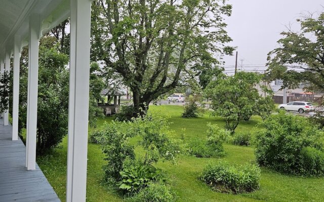 Sunflower Guest Suites