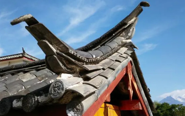 Yixing Thatched Cottage Inn (Lijiang Old Town Dashuiche Branch)