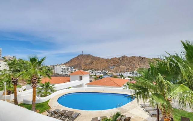 Chic Cabo Condo - Walk to Marina & Downtown!