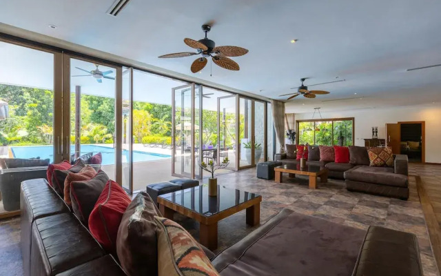 Large 6 Bed Luxury Villa on the Golf Course (PHJ)