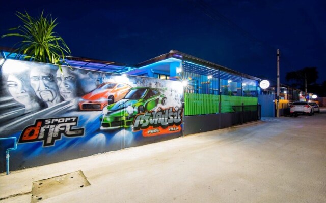 Grand Prix Pool Villa