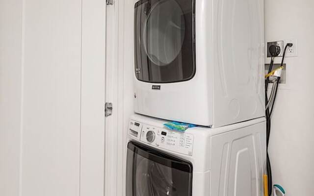 Northland Glam 3BR by Casago