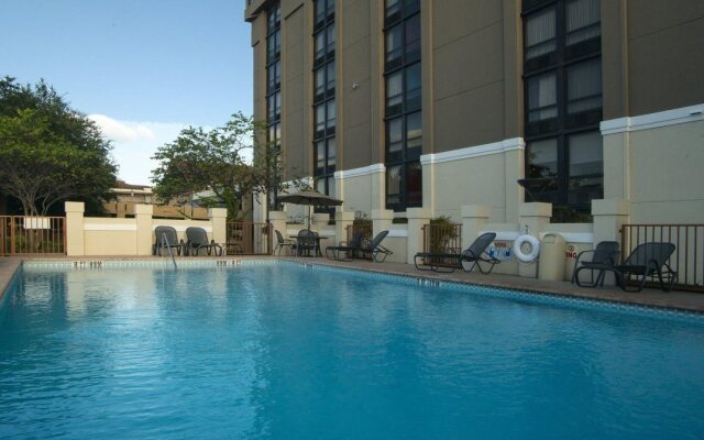 Holiday Inn Express San Antonio-Airport by IHG