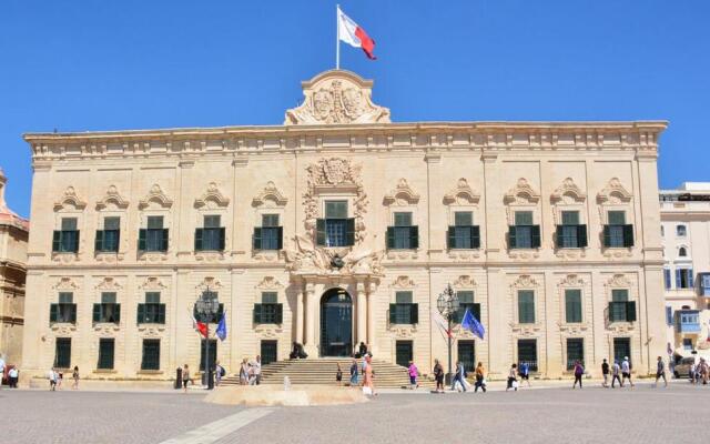 Central and Cosy 2BR Apartment in Valletta