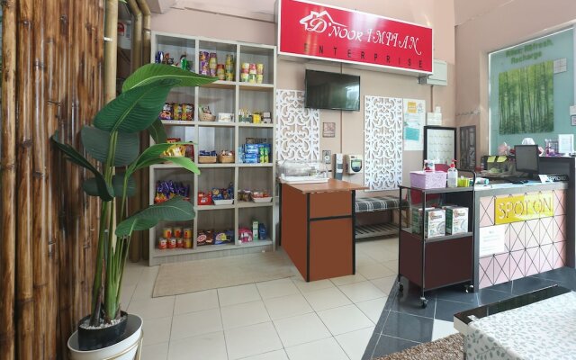 SPOT ON 89796 D'noor Budget Inn