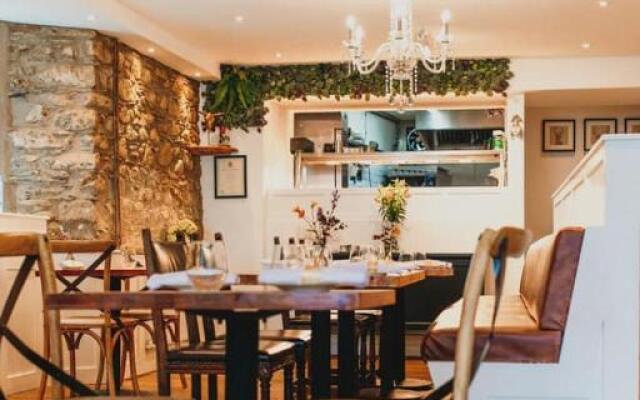 Jt Abergwaun Hotel