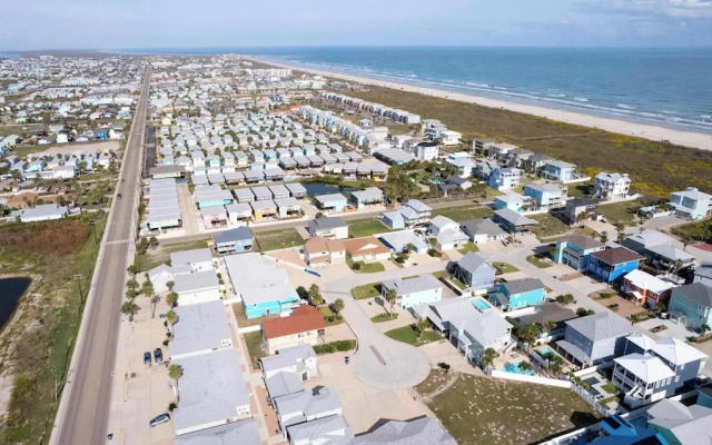 Cozy 2 Bedroom, Monthly Rates, Pets & Pool