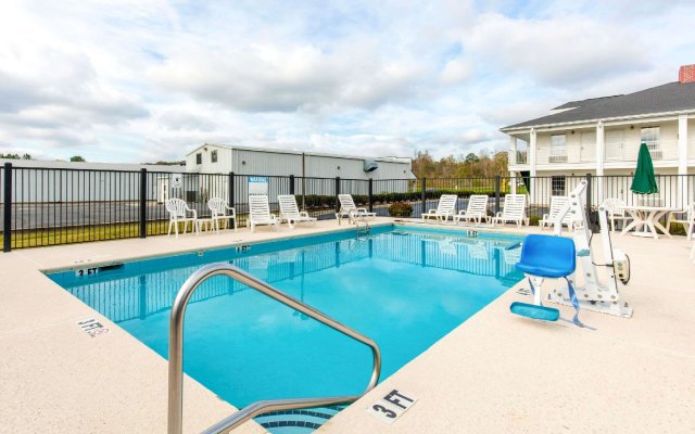 Quality Inn Scottsboro US/72 - Lake Guntersville Area