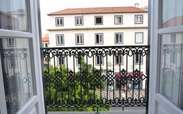 Edificio Charles 201
