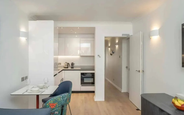 PREMIER SUITES Edinburgh Fountain Court