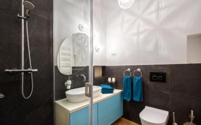 Central and Luxurious Beethovnova Apartment